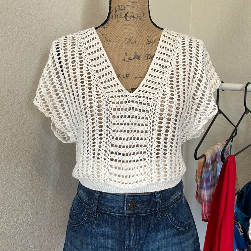 Forever 21 knit shirt size medium